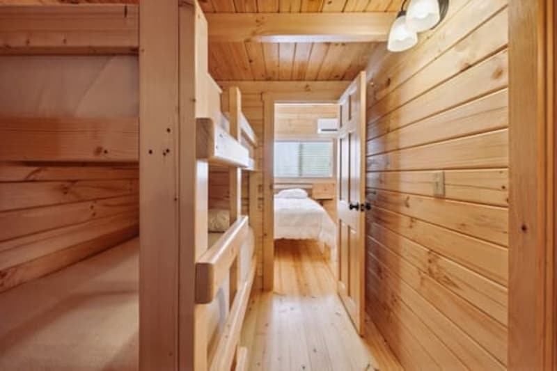 Ranger Smith Loft Cabin-4